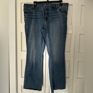 Old Navy Mid-Rise Kicker Bootleg Light Denim Jeans, Size 20